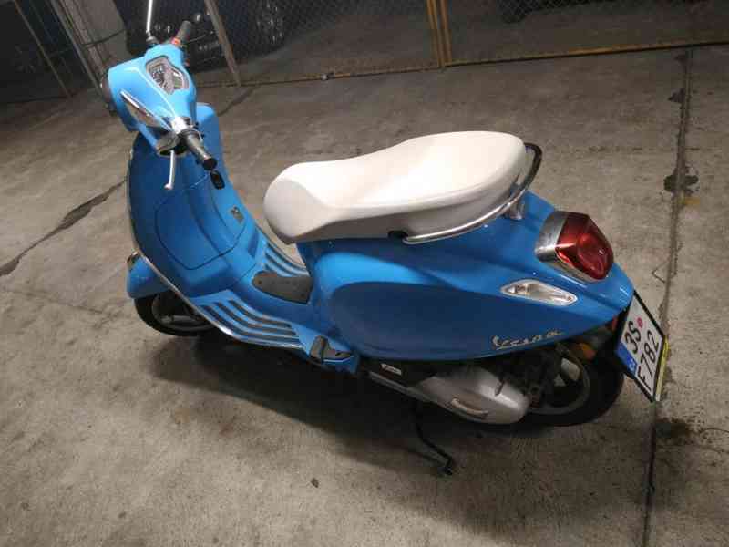 Skútr  Vespa - foto 10