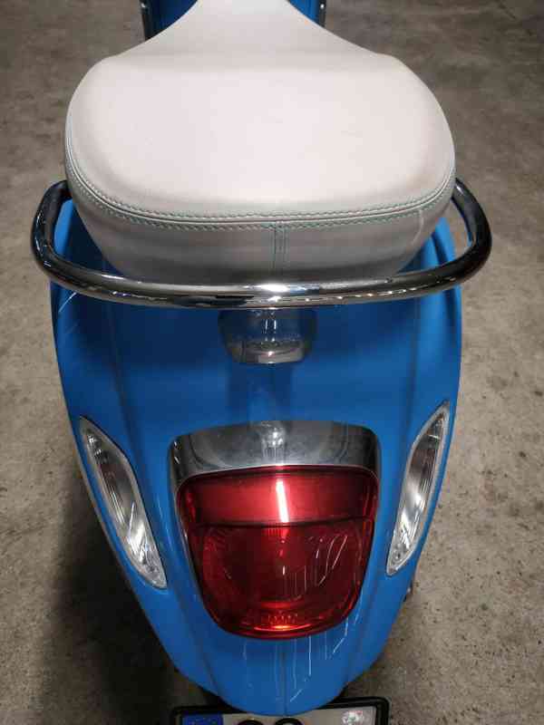Skútr  Vespa - foto 4