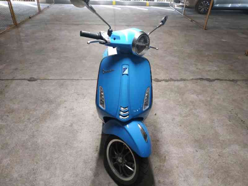 Skútr  Vespa - foto 7