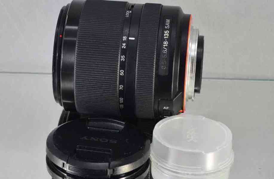 Sony DT 18-135mm 3.5-5.6 SAM **APS-C A-mount Zoom Lens* - foto 1