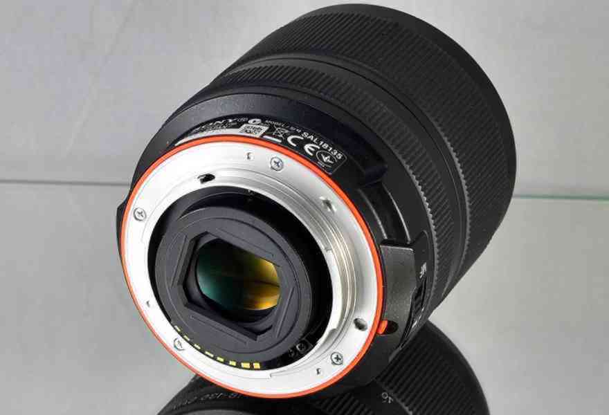 Sony DT 18-135mm 3.5-5.6 SAM **APS-C A-mount Zoom Lens* - foto 4