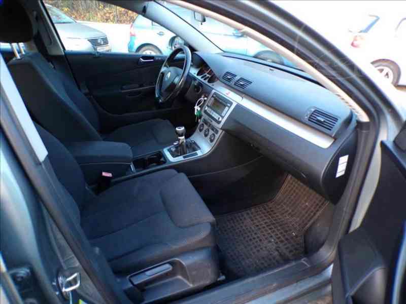 Volkswagen Passat 2,0 TDI N1,XENONY,TAŽNÉ ZAŘÍZENÍ - foto 12