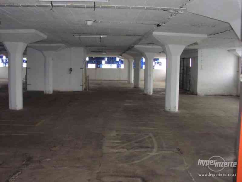 Nájem skladu 300 m2, výtahy, rampy, Praha 7 Holešovice - foto 4
