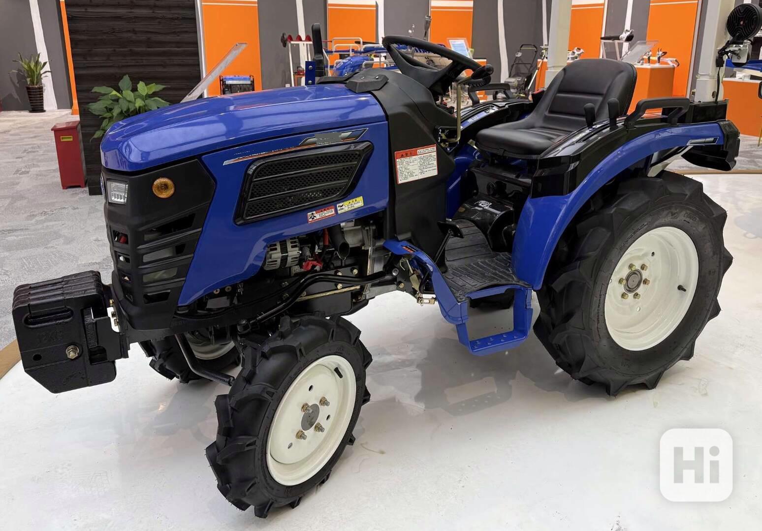 Traktor CRONA CR254-9, 25 koní, malotraktor 4x4 novinka - foto 1