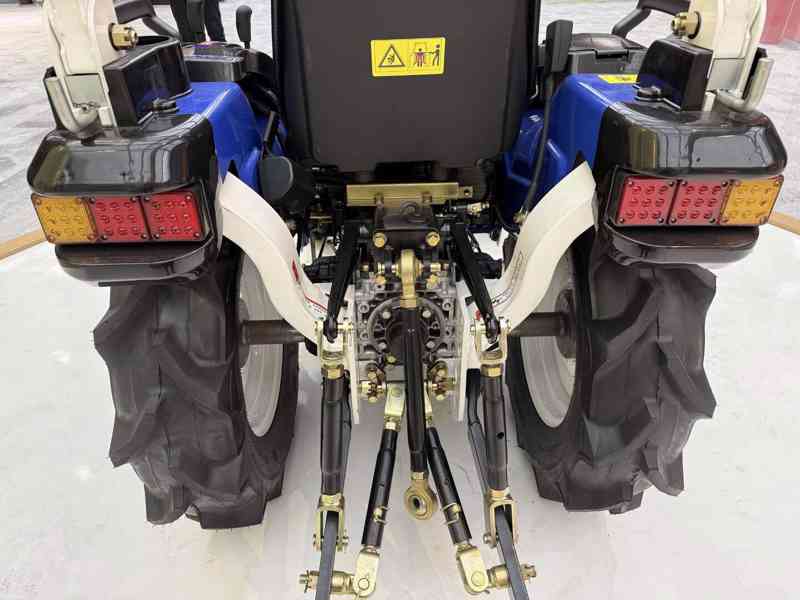 Traktor CRONA CR254-9, 25 koní, malotraktor 4x4 novinka - foto 9