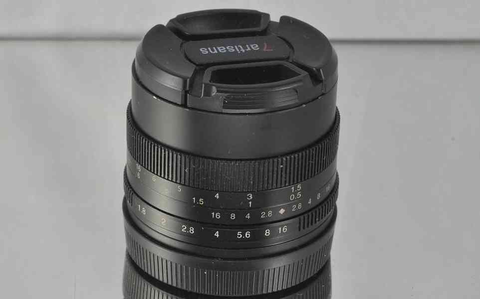 7Artisans 50 mm f/1.8 **Manuál *Canon M mount* - foto 5