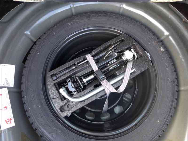 Volkswagen Golf 1,2 TSI DIGI KLIMA, SERVIS - foto 8