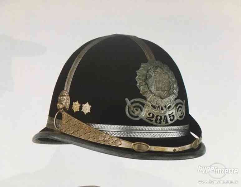 Policejní přilby helmy buřinky odznaky torza - foto 7