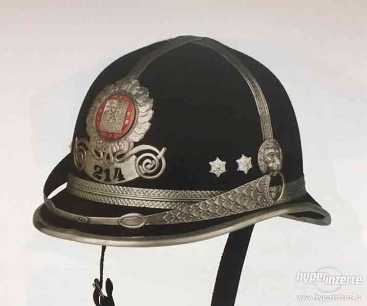Policejní přilby helmy buřinky odznaky torza - foto 8