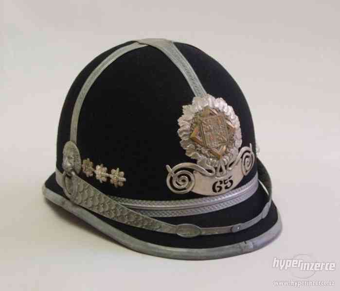 Policejní přilby helmy buřinky odznaky torza - foto 10