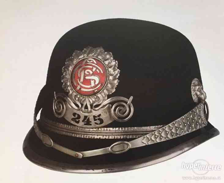 Policejní přilby helmy buřinky odznaky torza - foto 11
