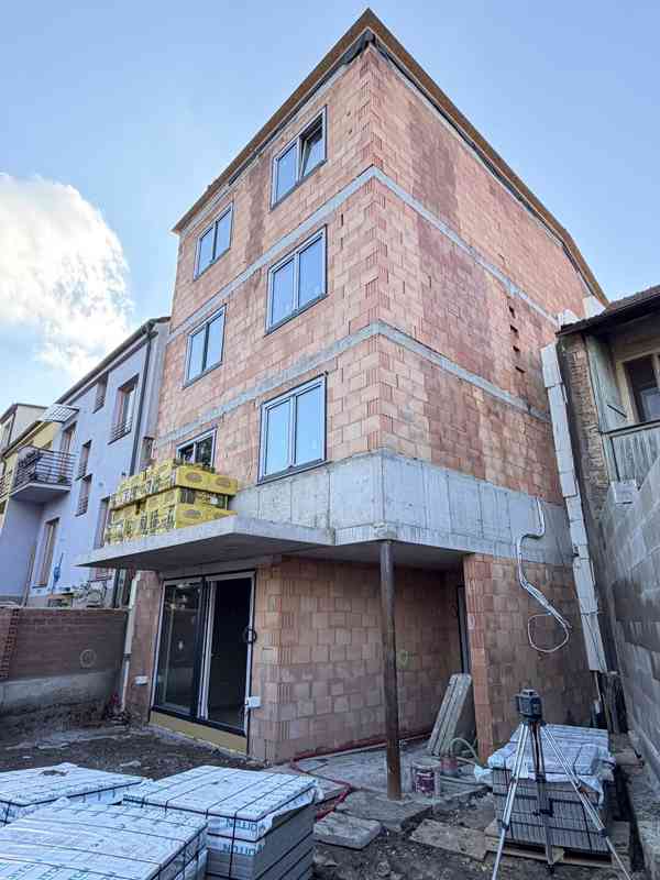 PRODEJ LUXUSNÍ NOVOSTAVBY BYTU 3+KK, OBEC ČESKÁ - foto 16