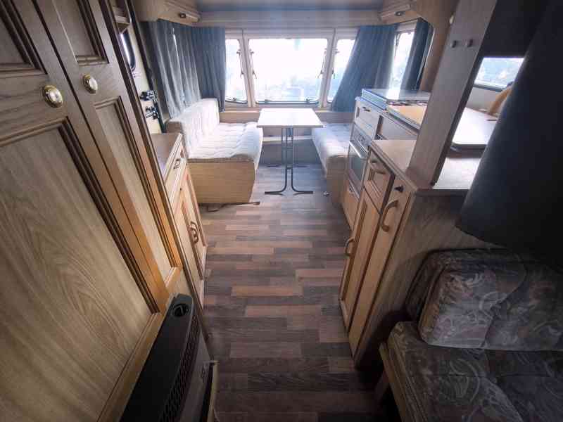 Karavan Crovn, sprcha, teplá voda, bez dokladů, dovoz možný. - foto 8