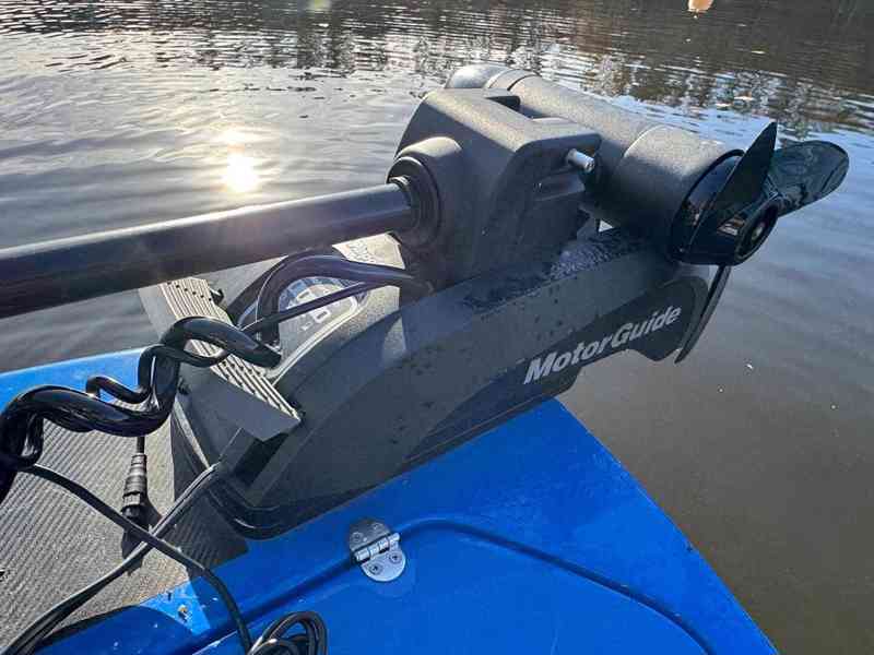 Použitá rybářská loď RiverFox 470 + motor + vlek - foto 19