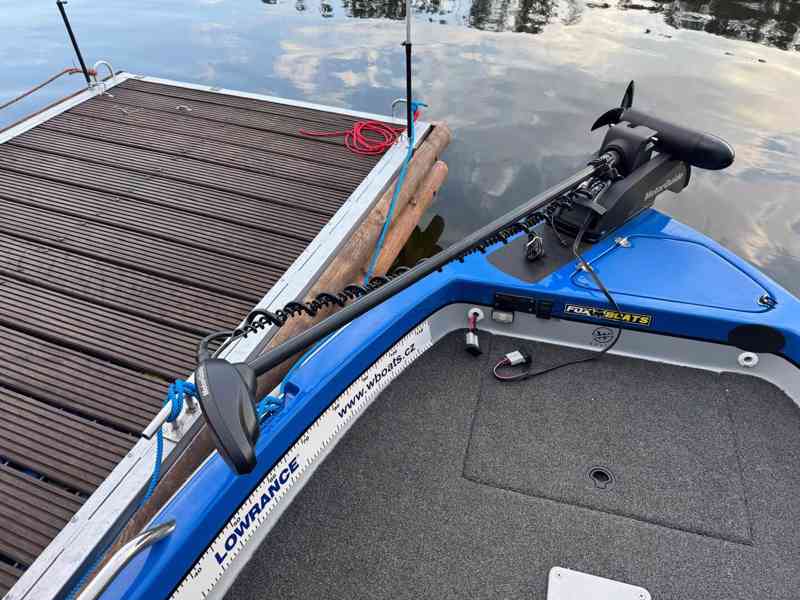 Použitá rybářská loď RiverFox 470 + motor + vlek - foto 8