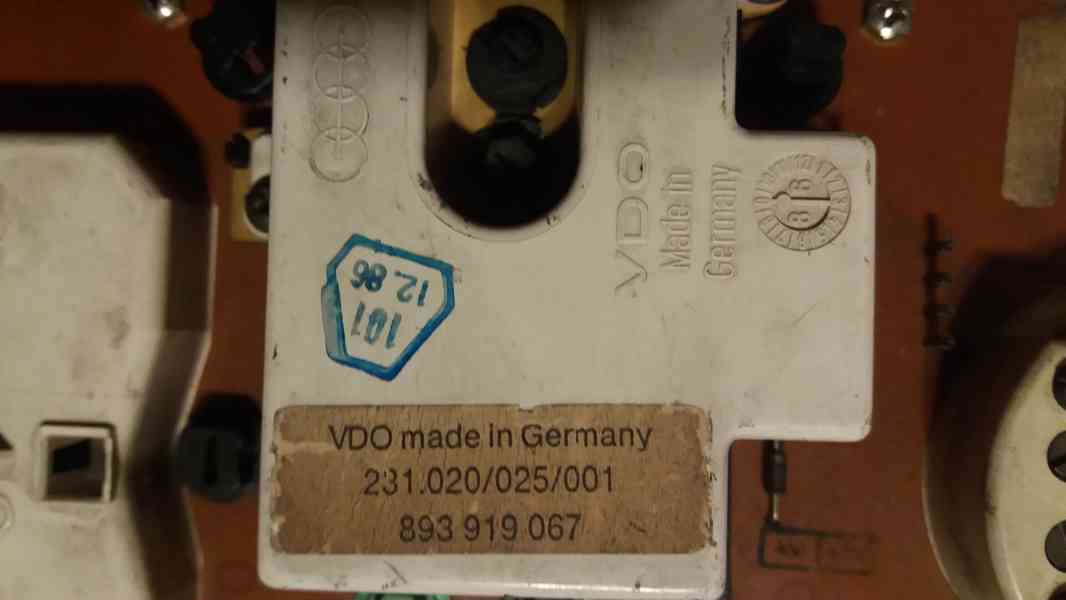 přístrojová deska AUDI 80 - foto 4