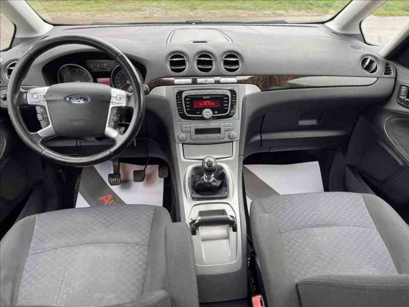 Ford Galaxy 2,0 TDCi Ghia 7 MÍST - foto 6