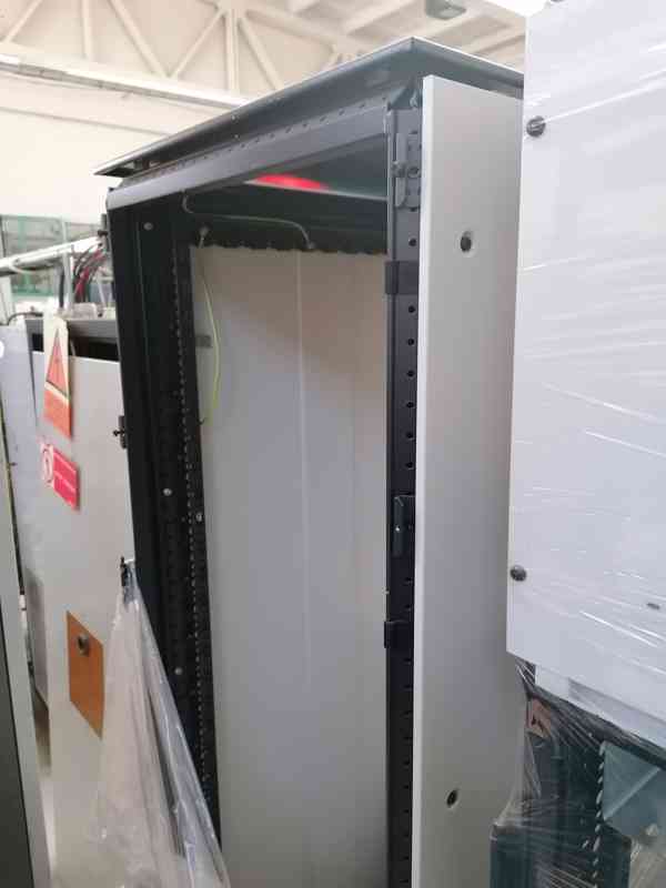 Schroff Varistar 38U rack - foto 6