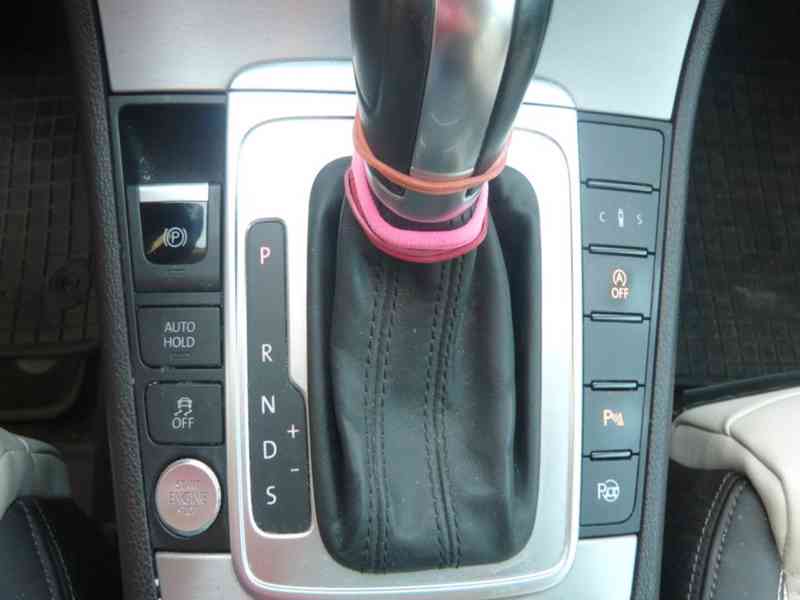 VOLKSWAGEN PASSAT CC 2.0 TDI DSG 4MOTION R-LINE 1.MAJITEL,ČR - foto 35