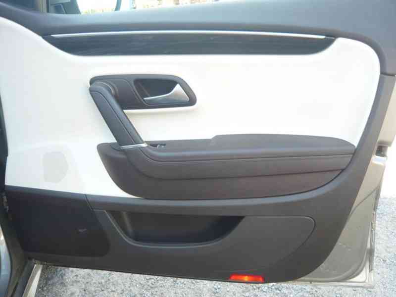VOLKSWAGEN PASSAT CC 2.0 TDI DSG 4MOTION R-LINE 1.MAJITEL,ČR - foto 47