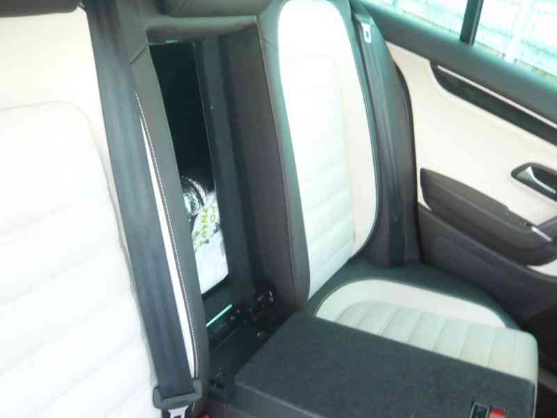 VOLKSWAGEN PASSAT CC 2.0 TDI DSG 4MOTION R-LINE 1.MAJITEL,ČR - foto 13