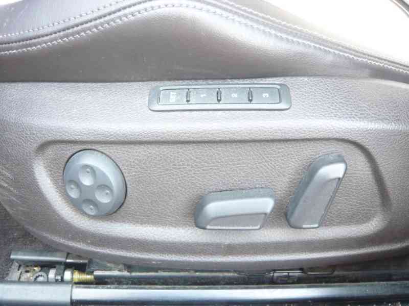VOLKSWAGEN PASSAT CC 2.0 TDI DSG 4MOTION R-LINE 1.MAJITEL,ČR - foto 18