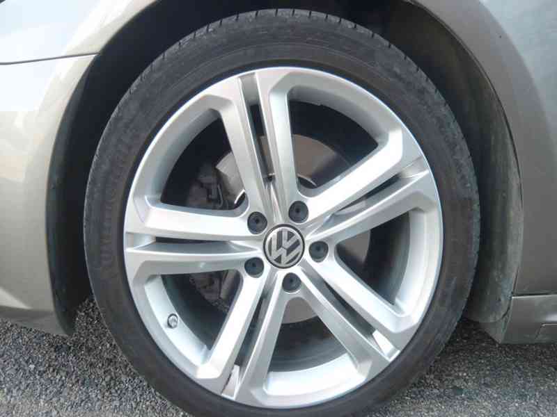 VOLKSWAGEN PASSAT CC 2.0 TDI DSG 4MOTION R-LINE 1.MAJITEL,ČR - foto 41