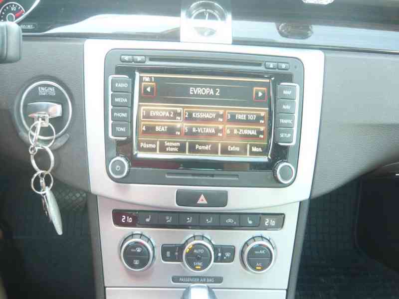 VOLKSWAGEN PASSAT CC 2.0 TDI DSG 4MOTION R-LINE 1.MAJITEL,ČR - foto 31