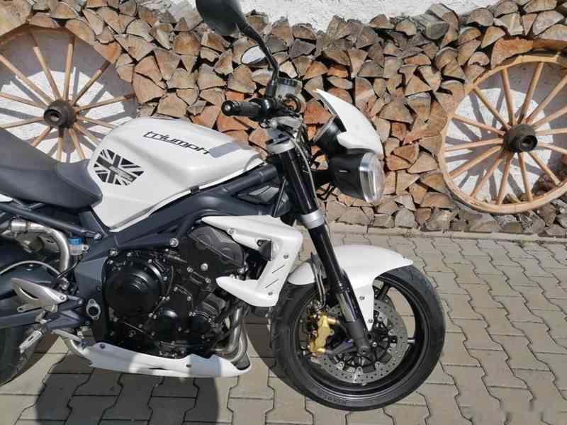 TRIUMPH STREET TRIPLE 675 R - foto 4
