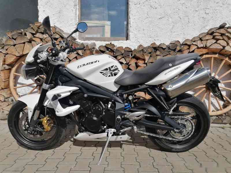 TRIUMPH STREET TRIPLE 675 R - foto 7