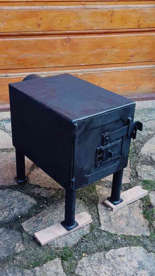 Prodám nové masivní topeniště k udírně  - foto 3