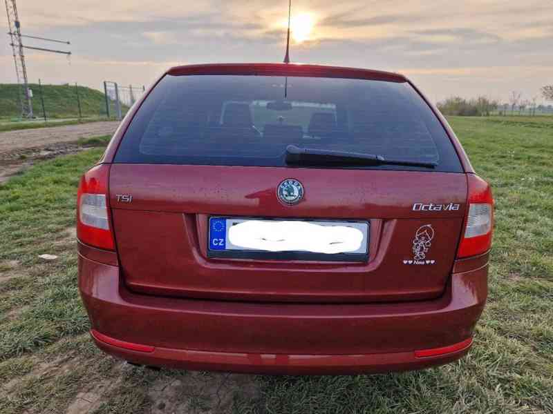 Škoda Octavia 1,4 TSI Elegance Combi  2 - foto 12