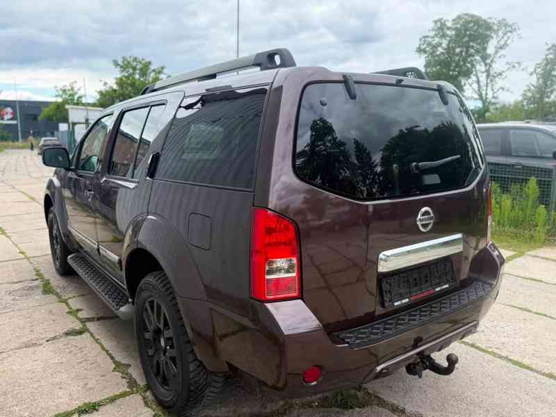 Nissan Pathfinder 3.0 dCi LE 170kw - foto 2