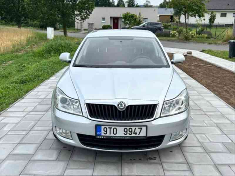 Škoda Octavia 1,6 - foto 1
