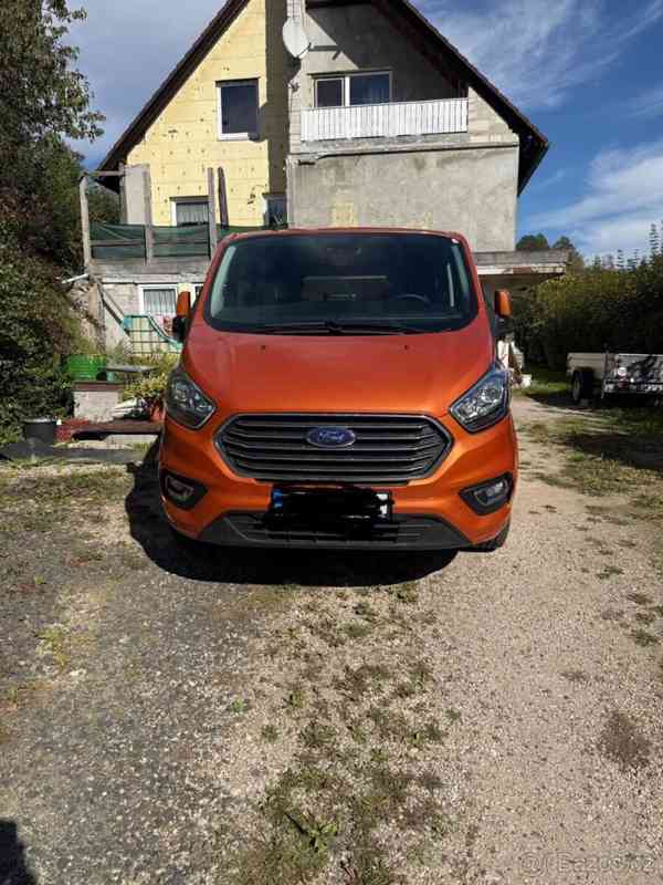 Ford Tourneo Custom - foto 1