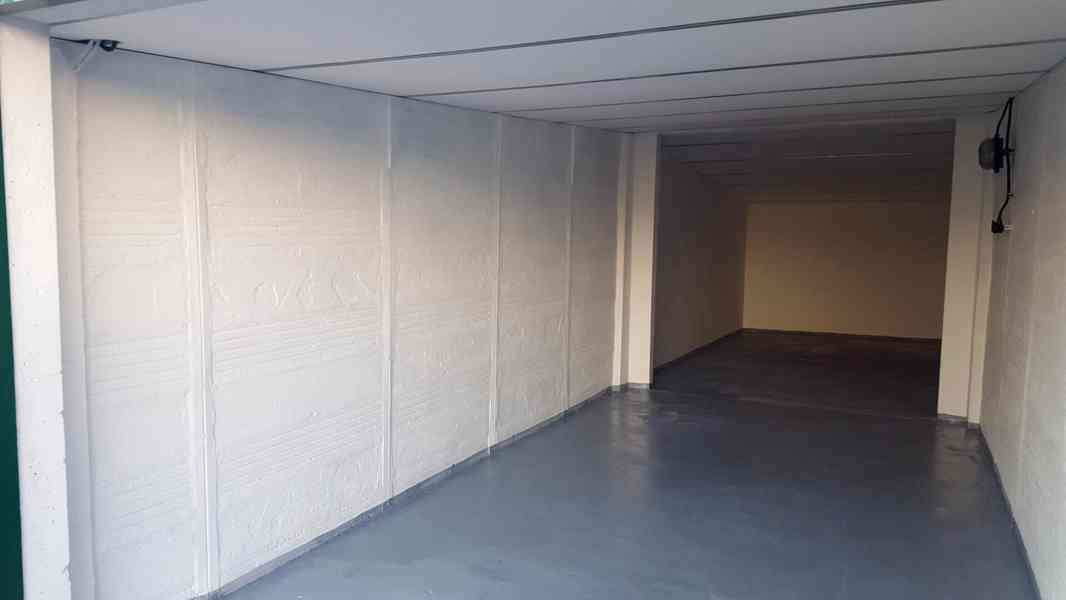 Pronájem garáže na dvě auta 37m2 Kralupy Lobeček - foto 3