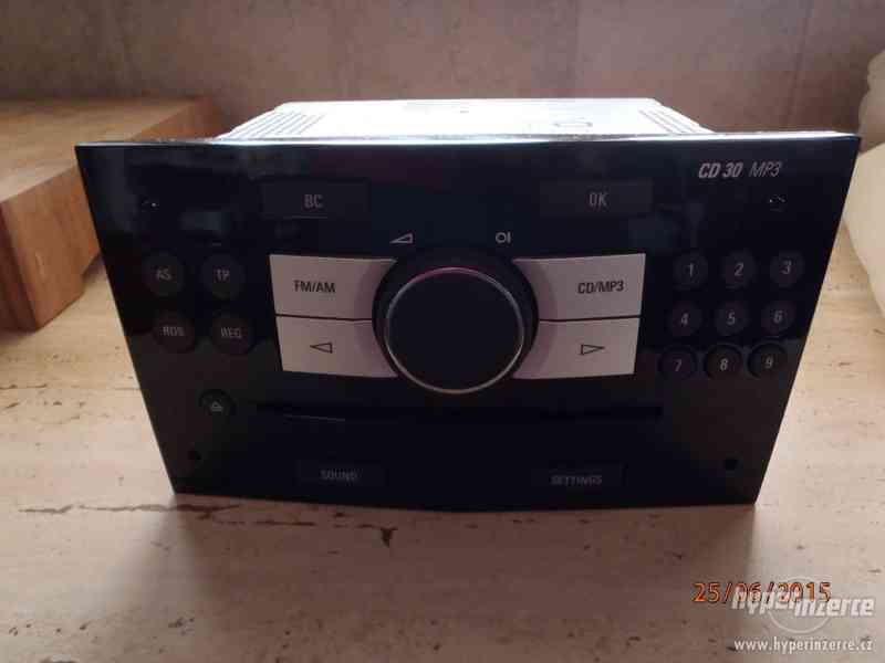 Autorádio CD 30 MP3 GM Delphi Grundig - nepoužívané - foto 1
