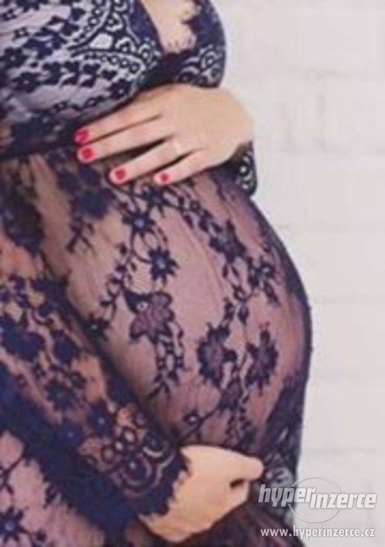 Krásné černé těhotenské šaty na focení - foto 1
