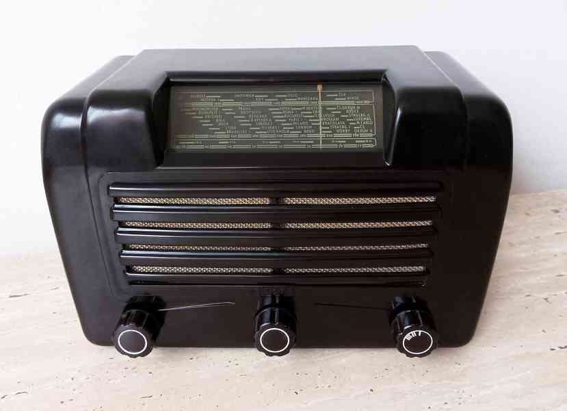 Krásný bytový doplněk - starožitné rádio Tesla Talisman 305U