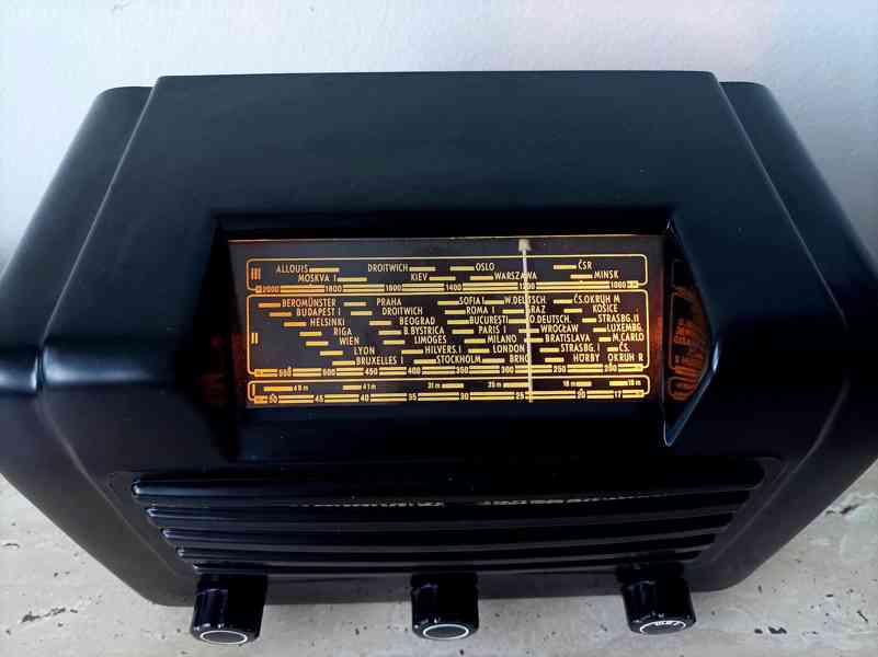 Krásný bytový doplněk - starožitné rádio Tesla Talisman 305U - foto 6