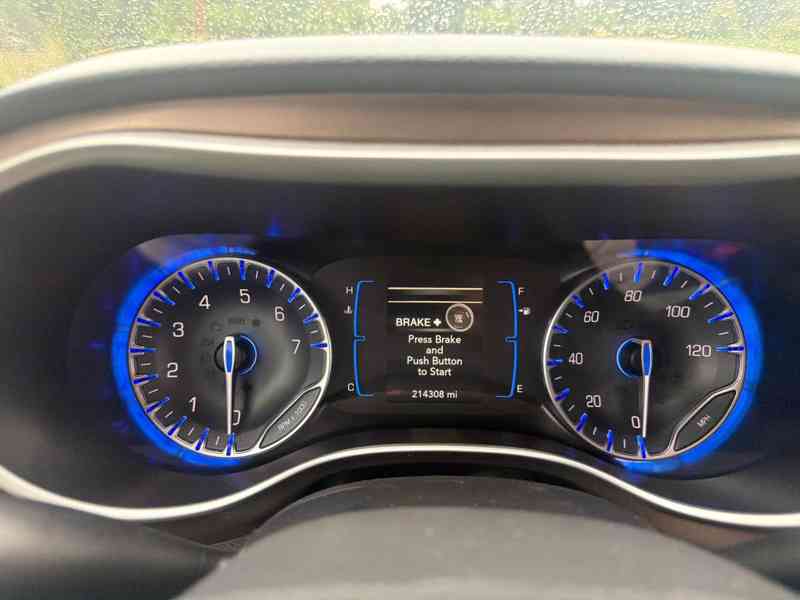 Chrysler Pacifica 3,6 Pentastar RU 8 míst 2017 - foto 16