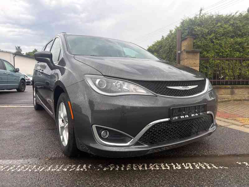 Chrysler Pacifica 3,6 Pentastar RU 8 míst 2017 - foto 6