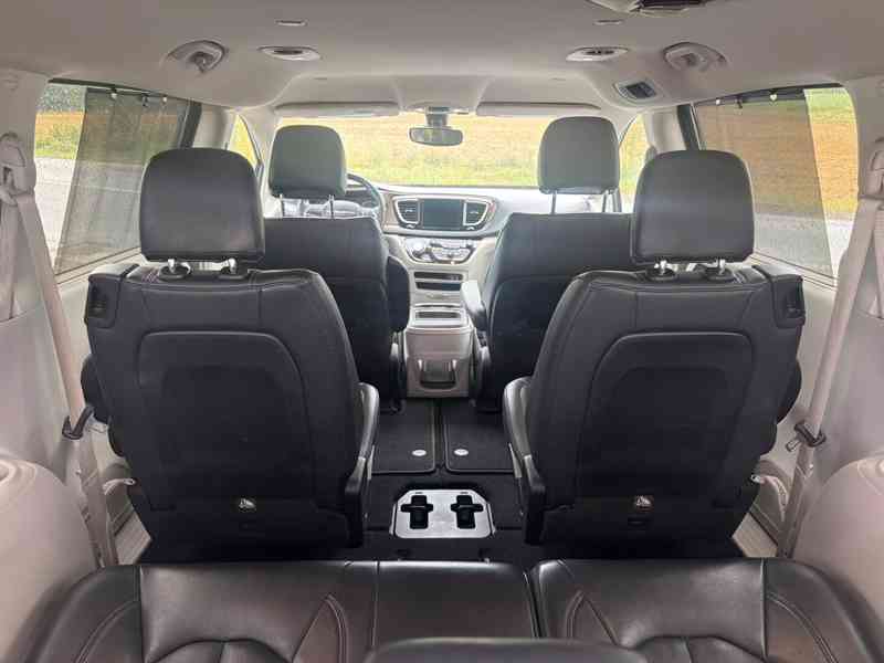 Chrysler Pacifica 3,6 Pentastar RU 8 míst 2017 - foto 8