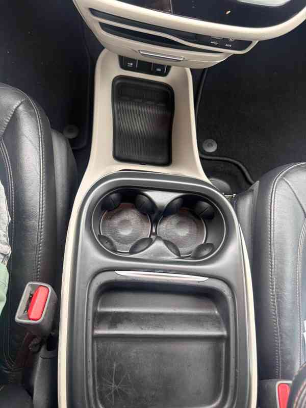 Chrysler Pacifica 3,6 Pentastar RU 8 míst 2017 - foto 18