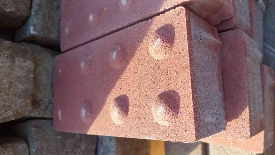 Dlažba zámková BEST (Reliefní 20x10x6) 17ks - foto 2