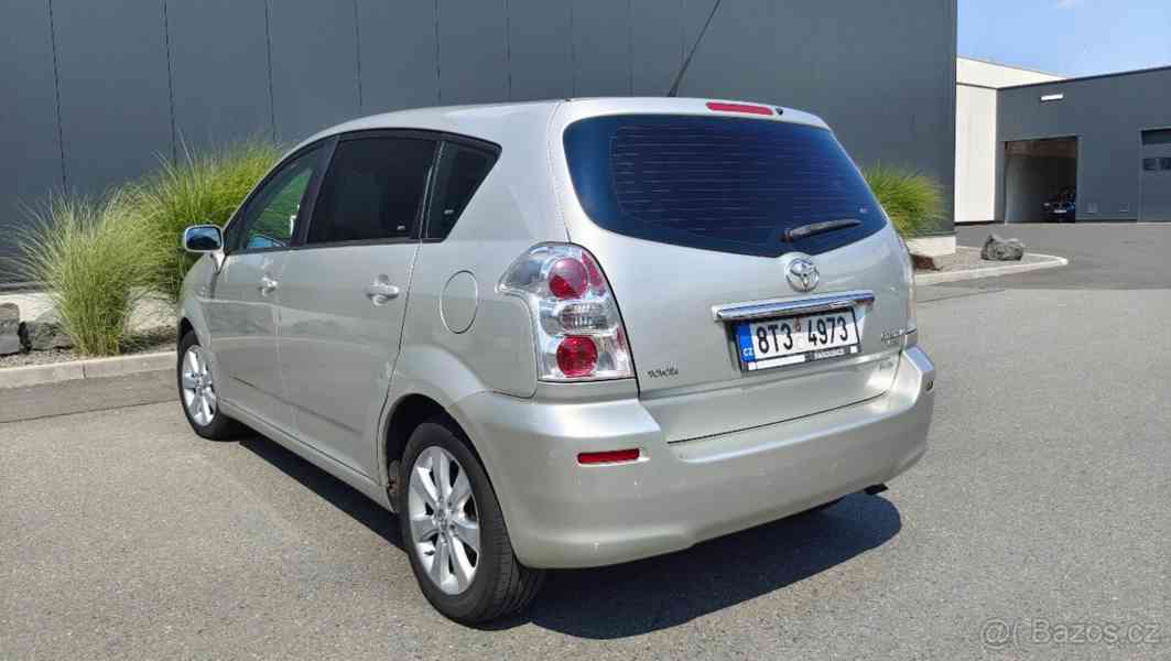 Toyota Corolla Verso 2.2 D-4D, 100kW	 - foto 3