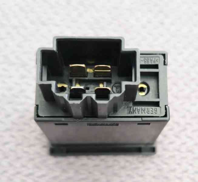 TOP STAV Tlačítko spínač ASR Škoda Octavia I 1U0927133 - foto 5