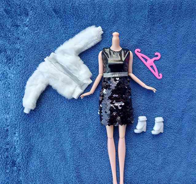 NOVÉ! Set pro Barbie, šaty + kožíšek + boty + ramínko