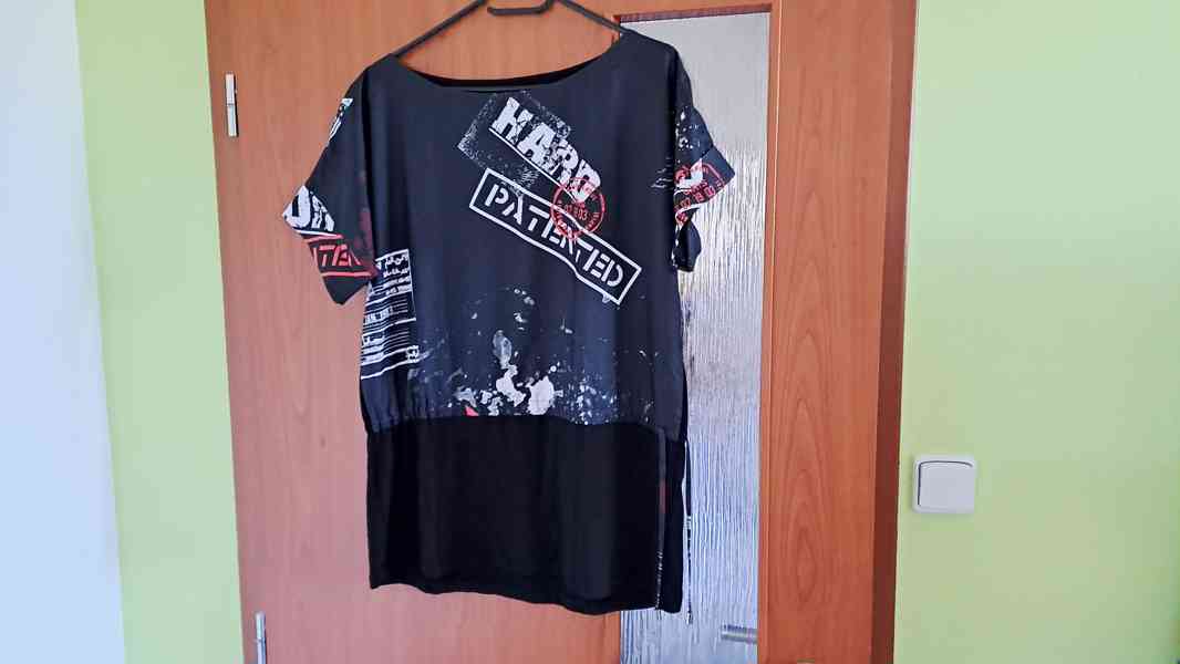 Černá halenka s potiskem, vel.L/XL, zn. G.Páralová - foto 2