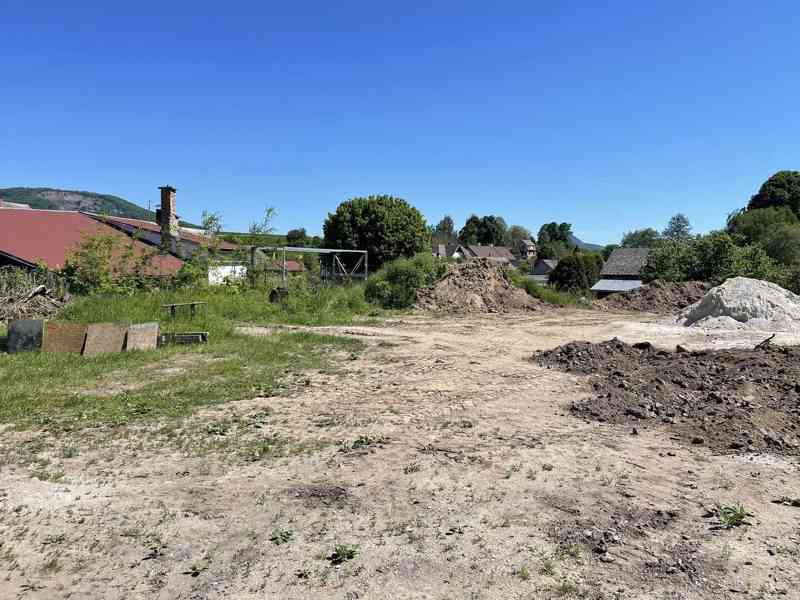 Prodej stavebního pozemku 1 068 m², Brniště - foto 4